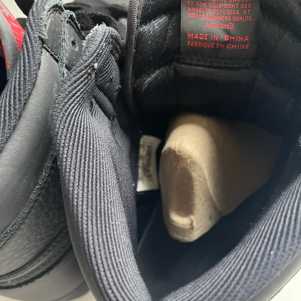 Nike Air Jordan 1 Retro High OG 'Triple Black' sneaker - Picture 7 of 10